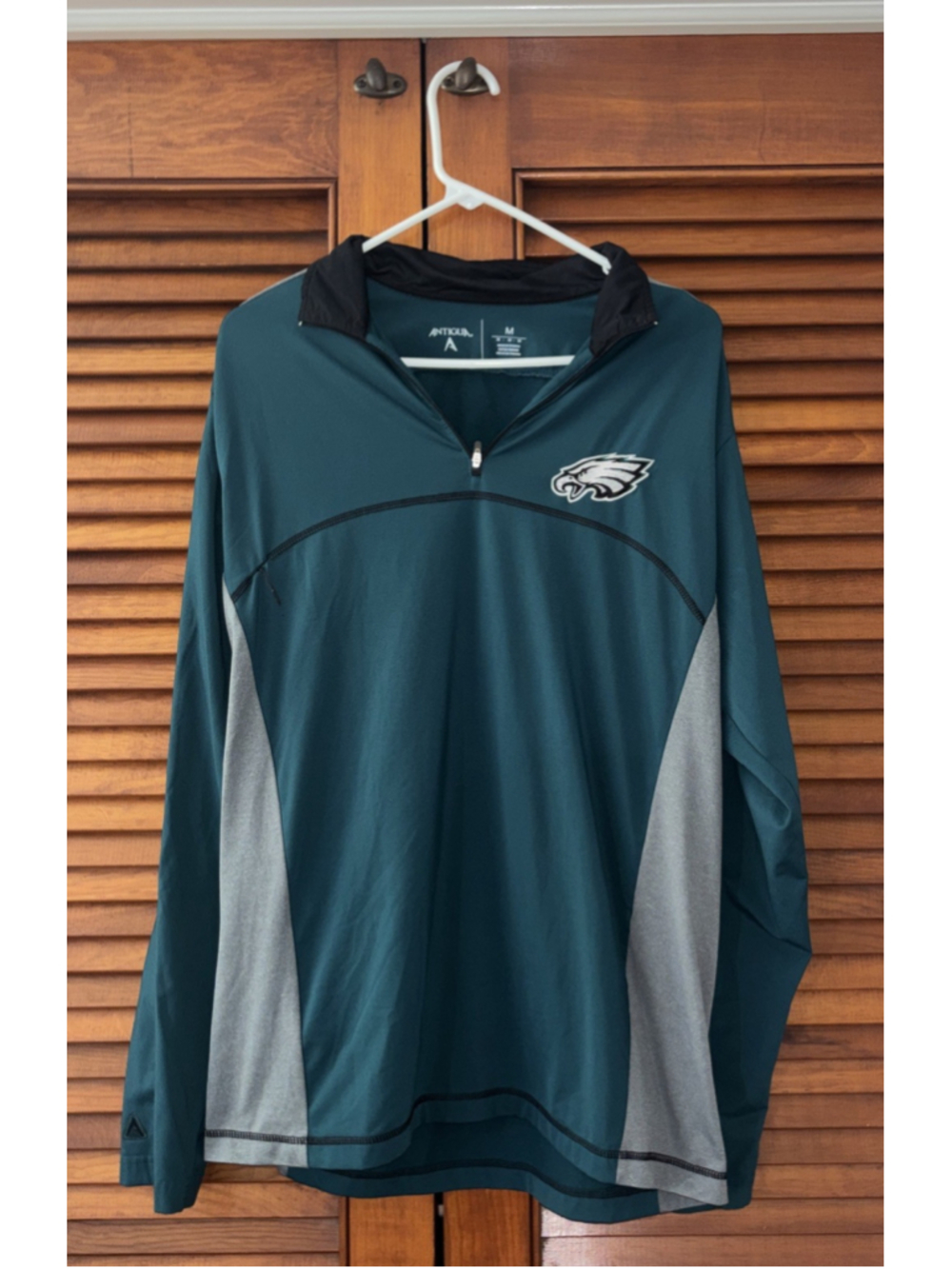 Philadelphia Eagles Antigua Green 1/4 Zip Pullover Size Adult Medium